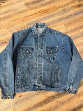 Vintage 80s/90s Denim Trucker Jacket Medium